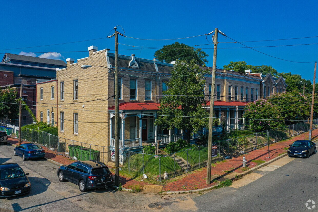 Primary Photo - 912-924 Cumberland St