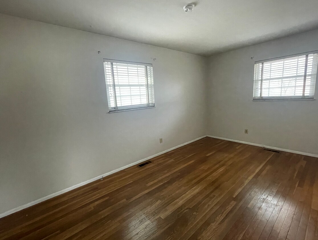 Building Photo - 6168 Ralston Ave