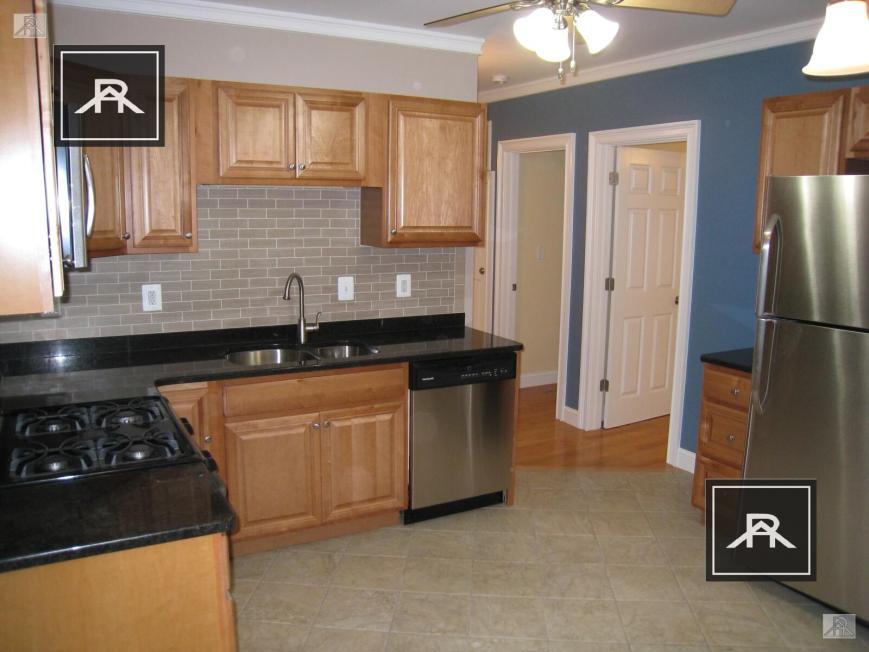 Foto principal - 3 bedroom in Brighton MA 02135