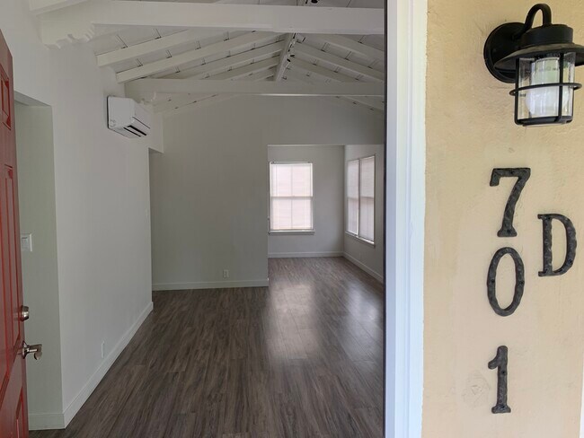 Building Photo - 701 Park Ave