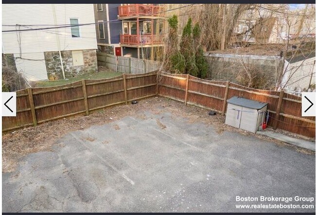 Foto del edificio - 8 Howell St