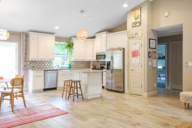 Foto del edificio - Spacious 3 Bed 2 Bath Single Family Home W...