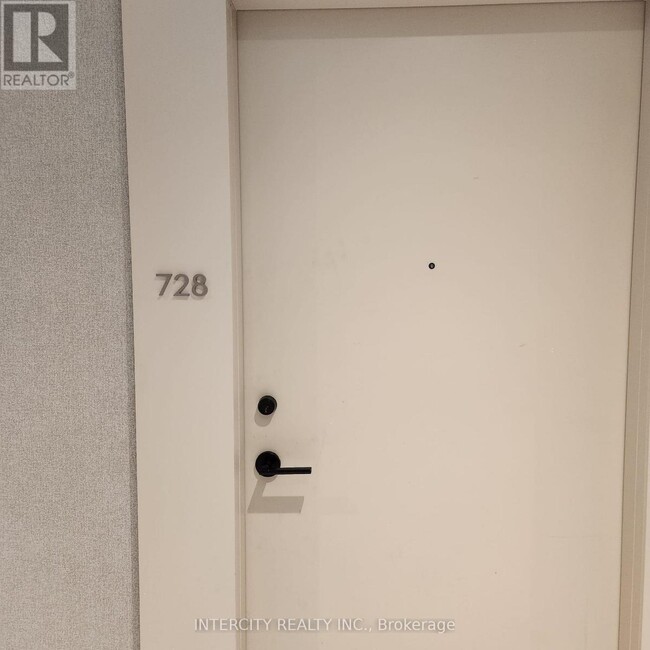 Building Photo - 2020 Bathurst St