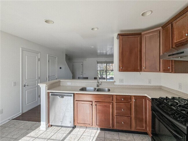 Foto del edificio - 8380 Saylor Ct