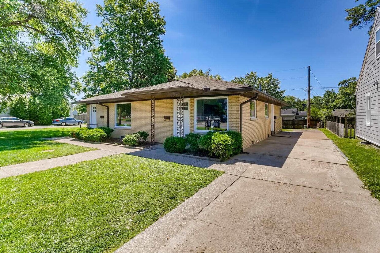 Foto principal - 2161 Washington Ave