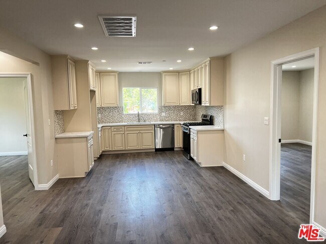 Building Photo - 5062 Topanga Canyon Blvd