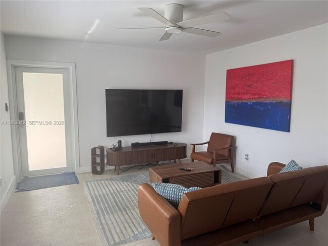 Building Photo - 1228 NE 5th Ave