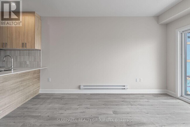 Photo du bâtiment - 370 Cambridge St N