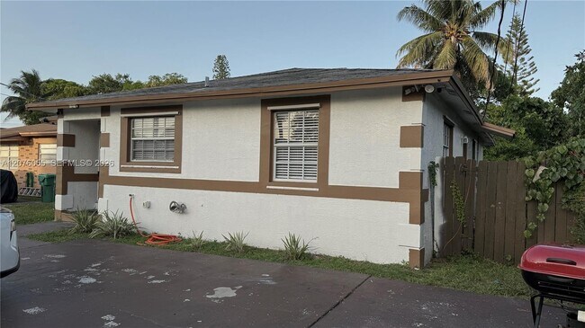 Foto del edificio - 230 NW 7th Ave