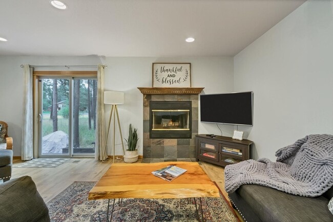 Building Photo - River Meadows $250 discount of first month...