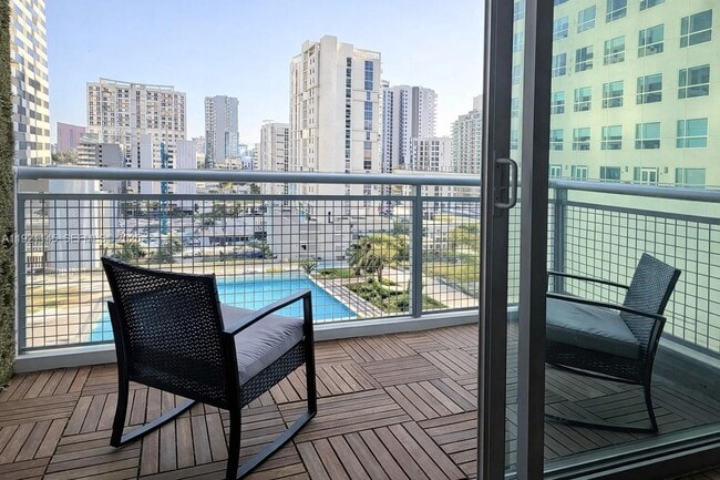 Building Photo - 690 SW 1st Ct