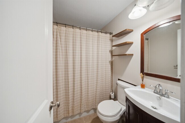 Foto del edificio - 13373 Southshore Dr
