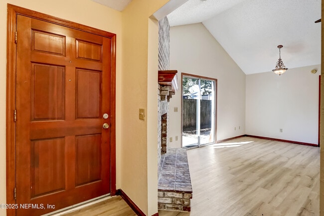 Foto del edificio - 12015 Cobblewood Ln N