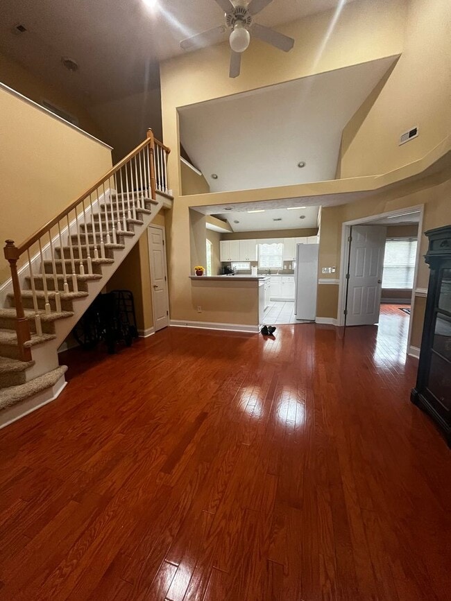 Foto del edificio - 3 bedroom 3 bath with Fenced in Yard in Ta...