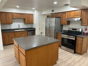 Building Photo - 2405 E Dortha Ave