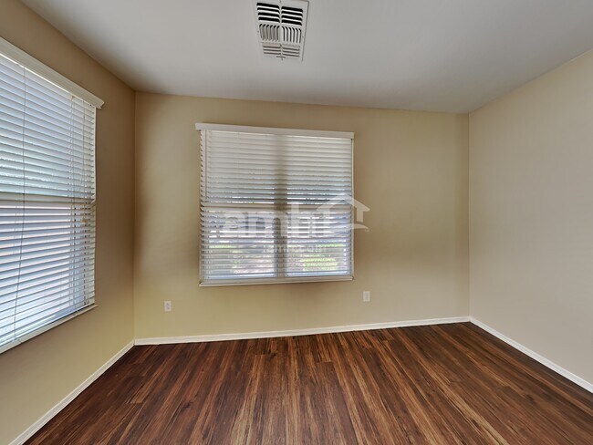 Building Photo - 3643 E Hans Dr