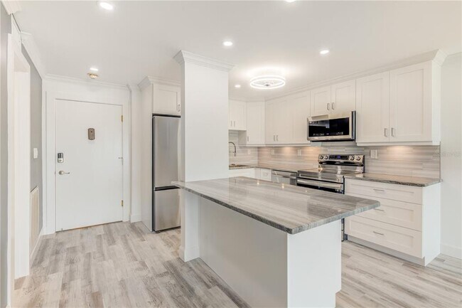 Foto del edificio - 400 64th Ave