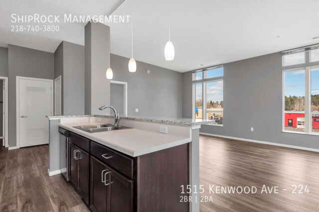 Foto del edificio - 1515 Kenwood Ave