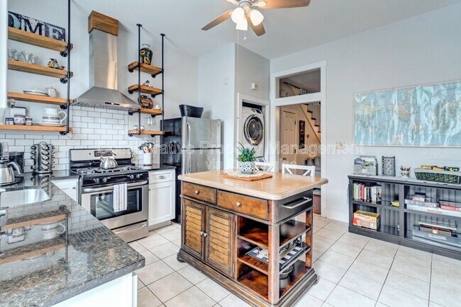 Foto del edificio - 513 E Harris St