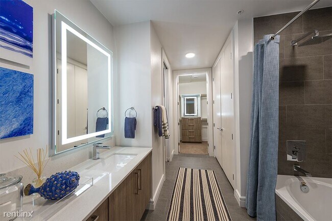Building Photo - 1 br, 1 bath Condo - 2900 McKinnon St