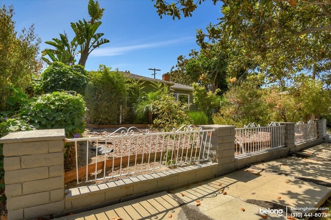 Foto del edificio - 11386 Tenino Ave