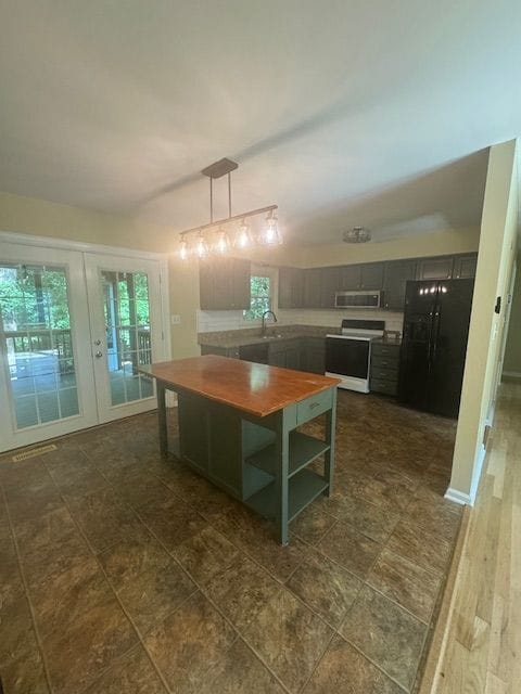 Building Photo - 704 Candle Ridge Ct