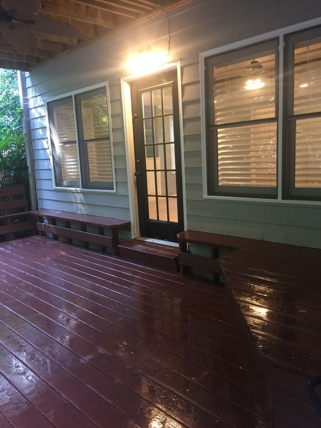 Entrada y terraza del apartamento - 7006 E Hills Way