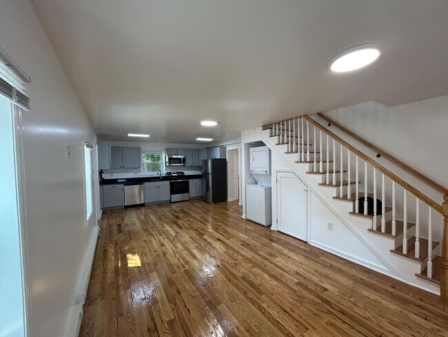 Building Photo - Beautifully Renovated 4-Bedroom Home for Rent in Neptune, NJ
