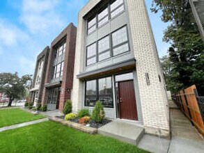 Building Photo - 4315 S Indiana Ave