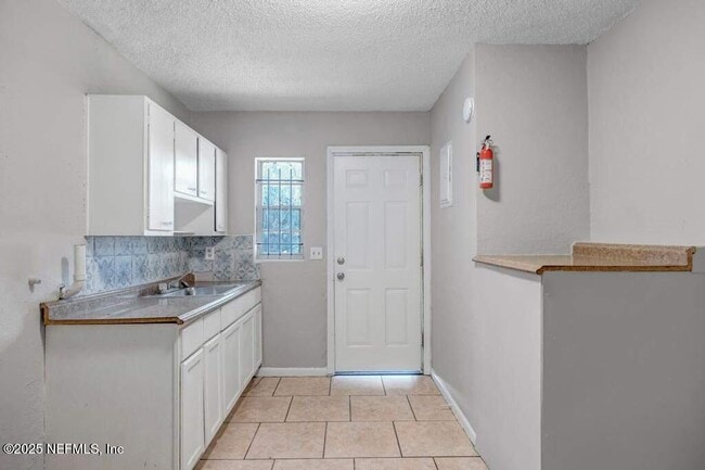 Foto del edificio - 402 E 27th St