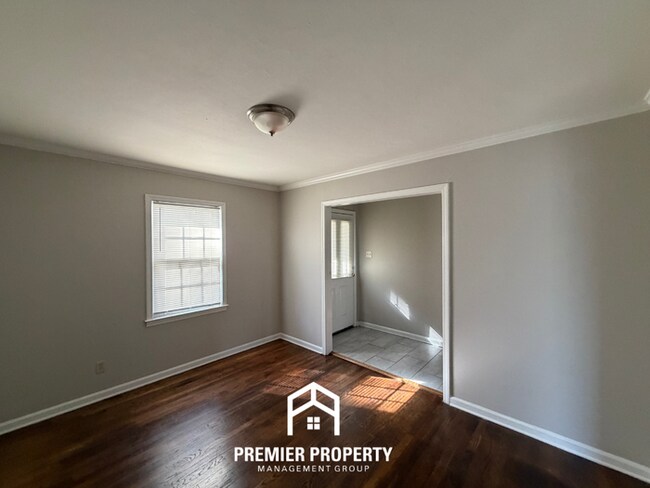 Foto del edificio - 1744 Myrna Ln