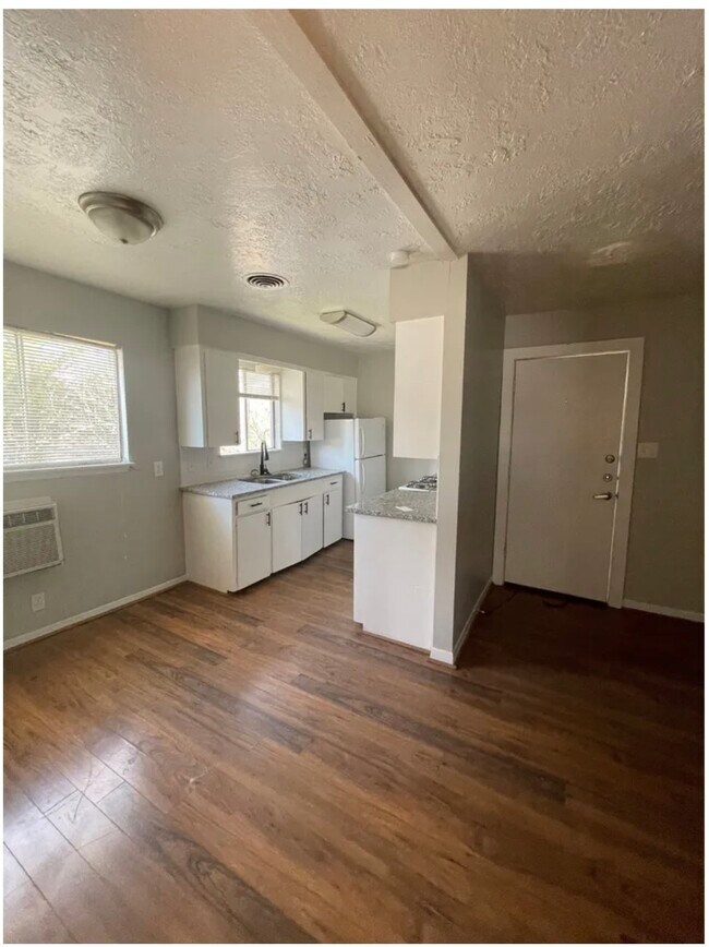 Foto del edificio - 1014 E 23rd St