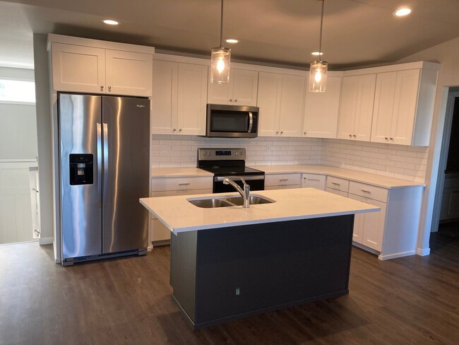 Building Photo - Modern Townhomes Available Now