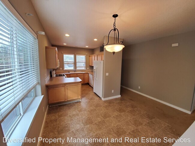 Foto del edificio - 3 br, 2 bath House - 593 Cameron St. NE