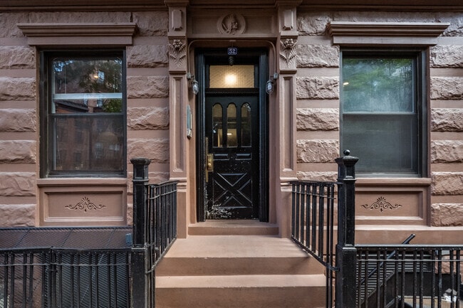 Entrance - 52 Macdougal St