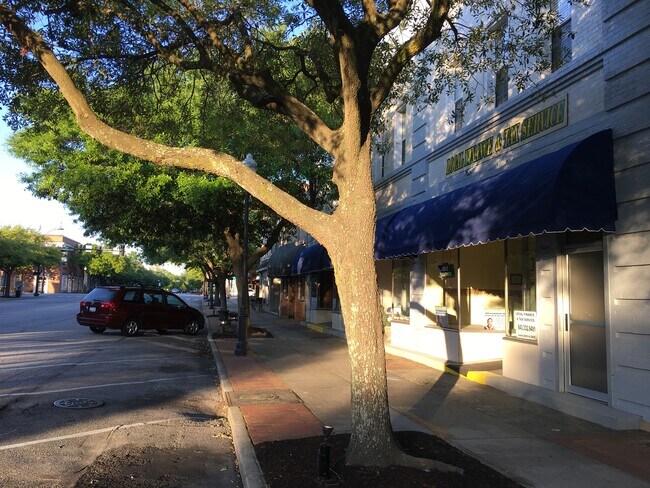 Foto del edificio - 123 W Carolina Ave