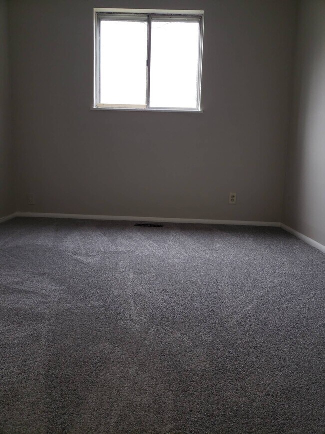 Building Photo - 3956 Malibu Ct