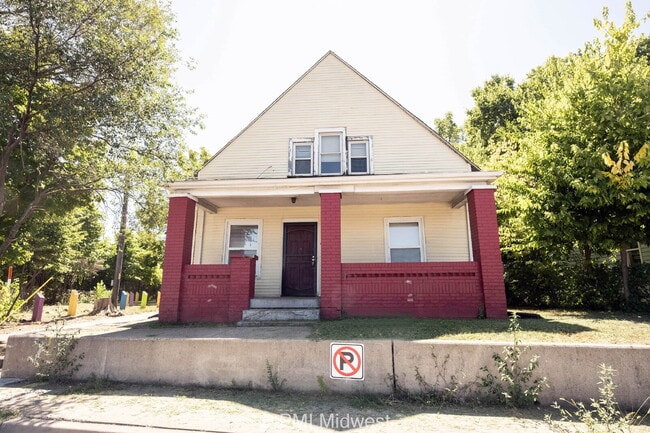 Photo - 445 W 29th St Apartment