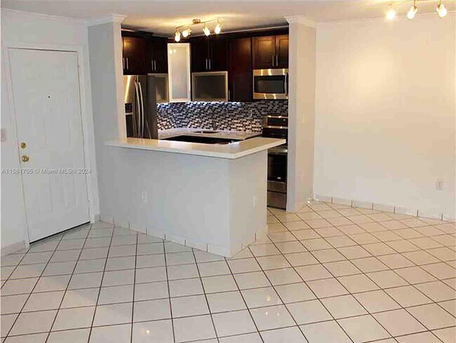 Foto del edificio - 4830 NW 102nd Ave