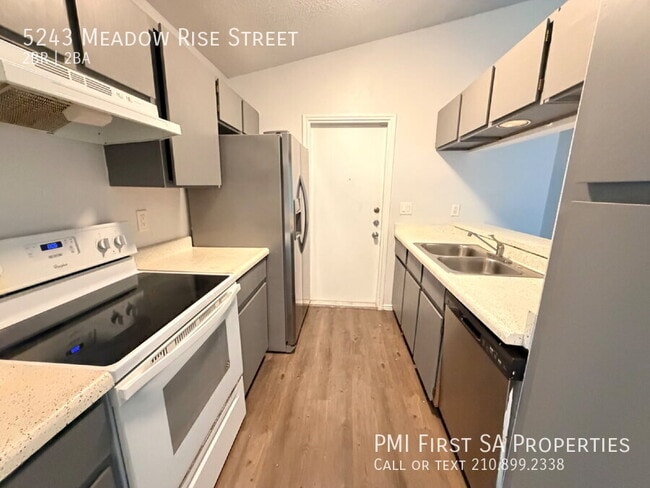 Building Photo - 5243 Meadow Rise St