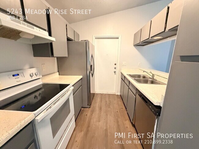 Foto del edificio - 5243 Meadow Rise St