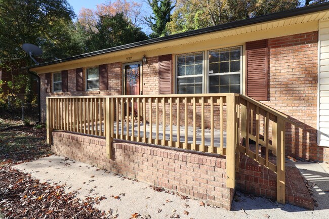 Foto del edificio - 937 Green Cir Dr