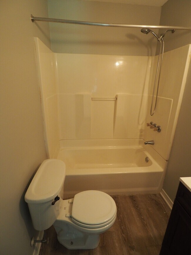 Building Photo - Four Bedroom House in Foley!