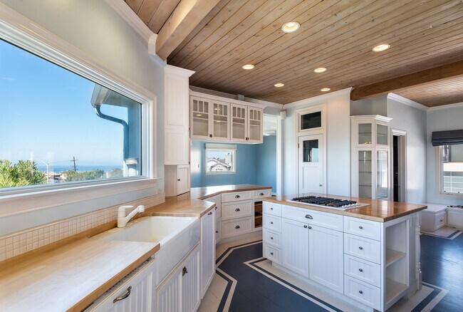 Enjoy Ocean Views While Cooking - 2135 Circle Dr