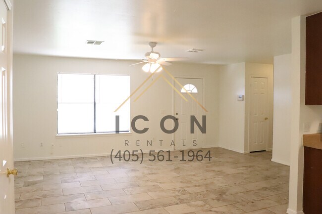 Foto del edificio - 2448 Stone Glen Dr