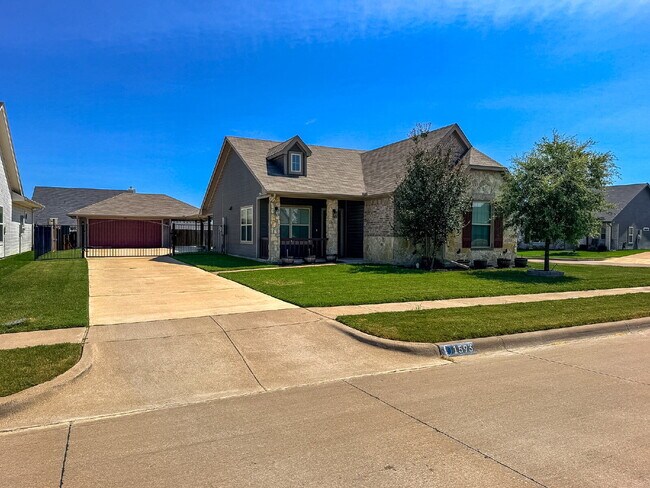 Foto del edificio - Lovely 3 bed, 2 bath Home in Burleson!