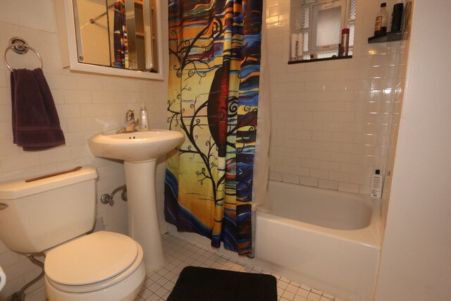 Foto del edificio - 2442 N Ashland Ave