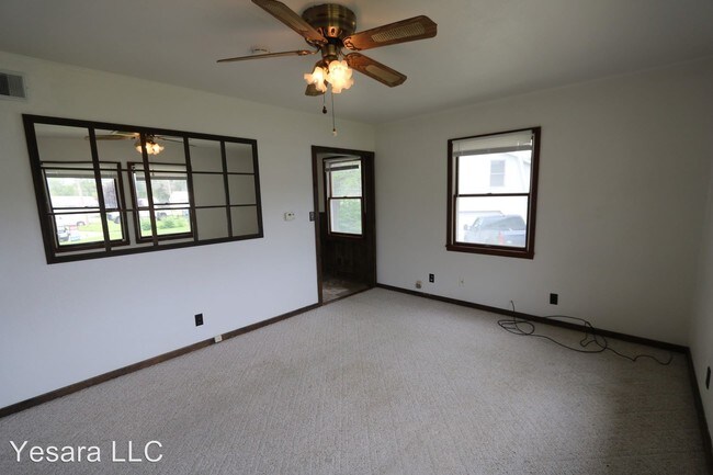 Foto del edificio - 121-123-123 Melrose Ct