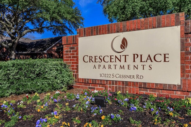 Entrance - Crescent Place