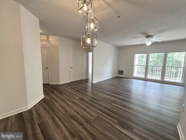 Foto del edificio - 2493 Amber Orchard Ct